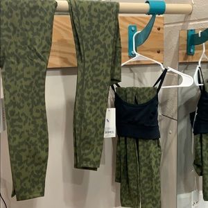 Varley Luna Hunter green leggings, 7/8! NWT!